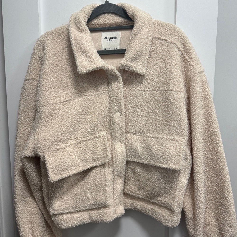 NEVER WORN -Sherpa coat